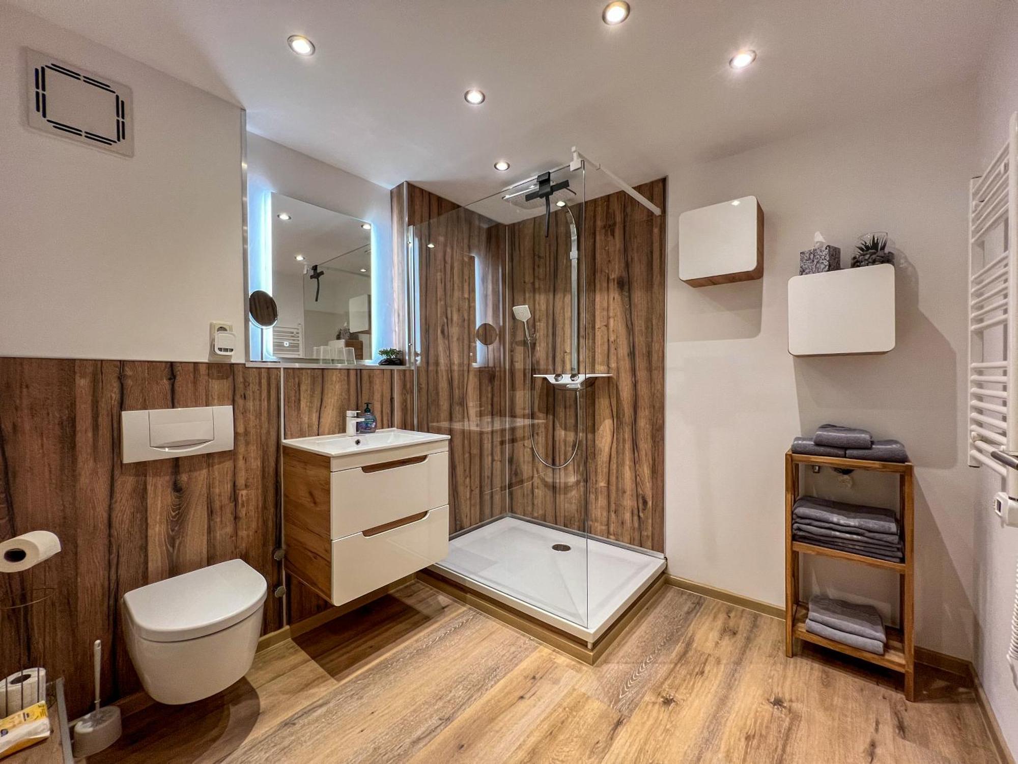 3-Raum City-Appartement เยนา ภายนอก รูปภาพ